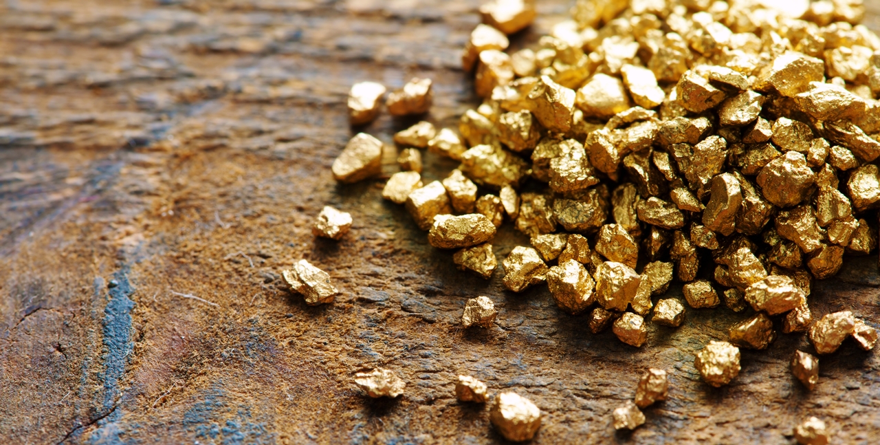 Finnews24 : Tiền và vàng có mối liên quan như thế nào